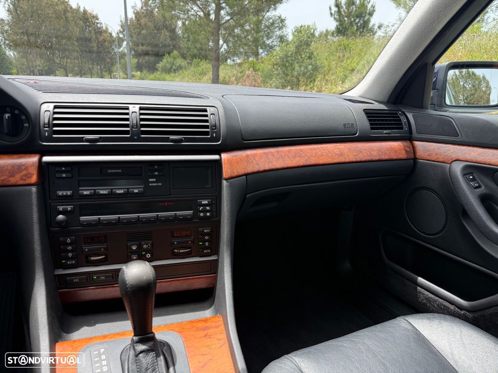 BMW 730 - 23