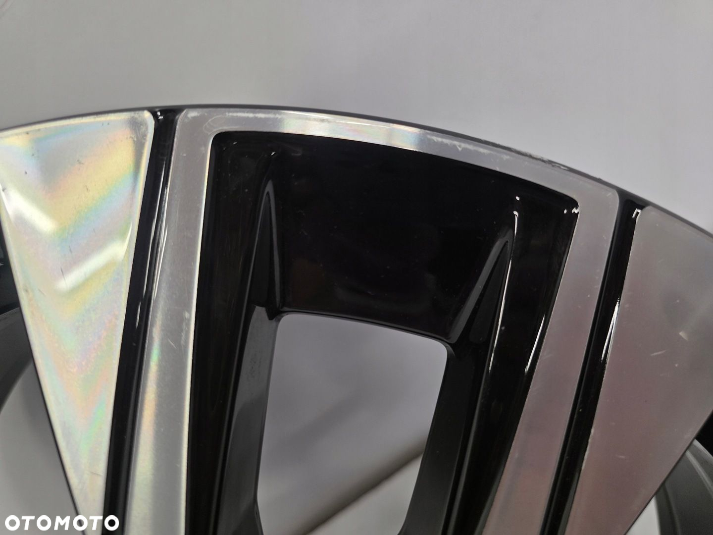 FELGA VOLVO XC60 II XC90 II XC40 S90 V90 7,5x19 ET50,5 32358566 - 3