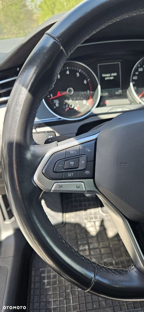 Volkswagen Passat Variant 2.0 TSI Business DSG - 17