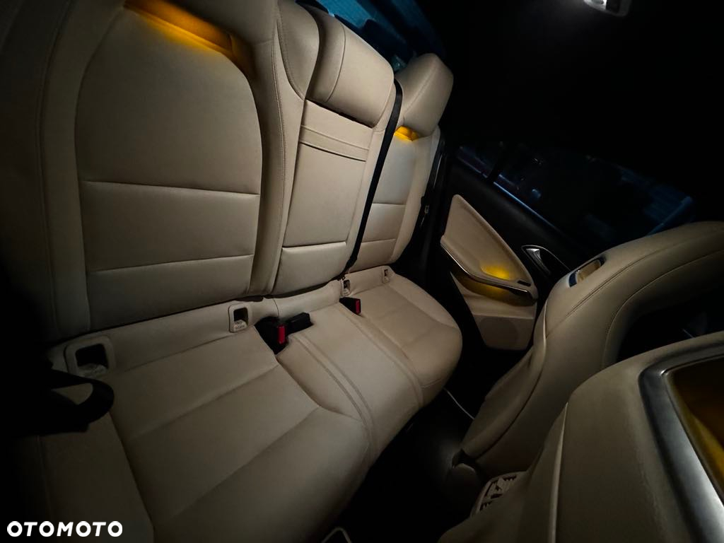 Mercedes-Benz CLA 250 7G-DCT AMG Line - 6