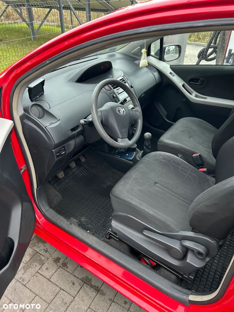 Toyota Yaris - 16
