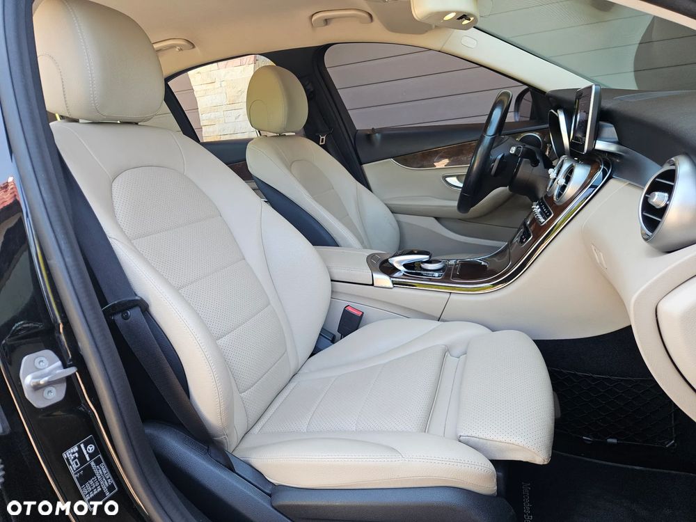 Mercedes-Benz Klasa C 200 4-Matic 9G-TRONIC - 19