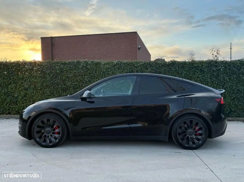 Tesla Model Y Performance Dual Motor AWD - 4
