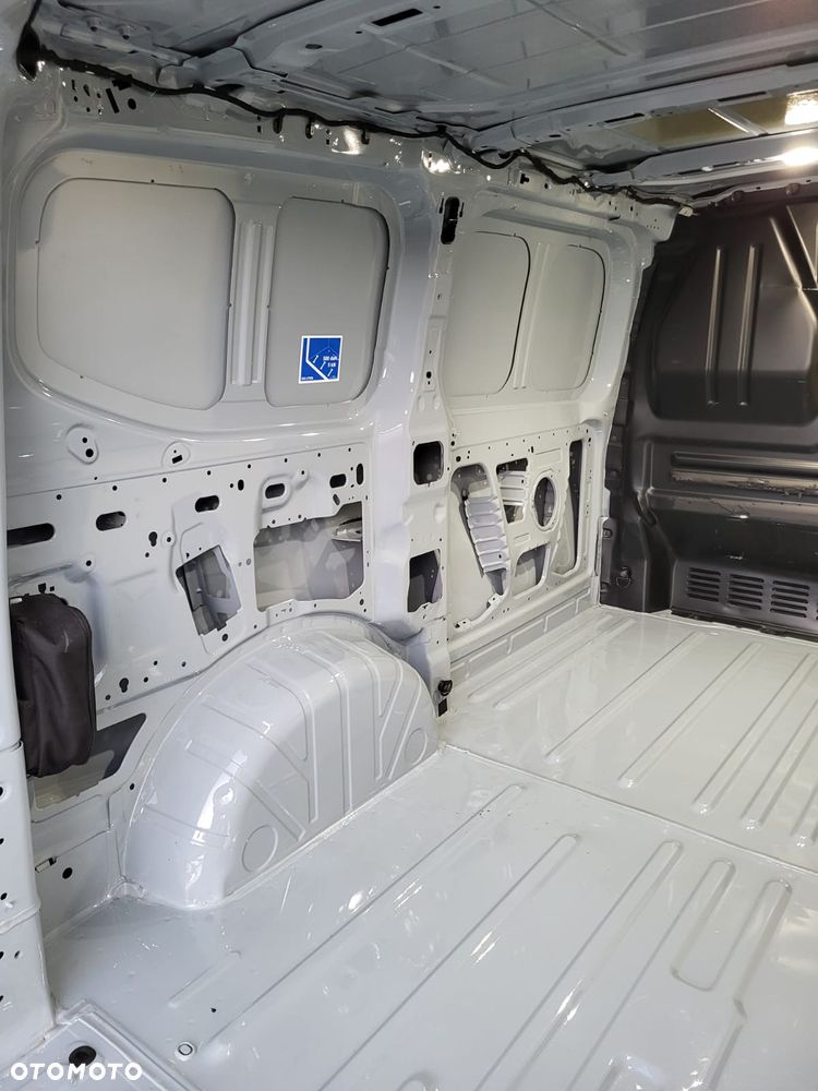 Ford TRANSIT CUSTOM II - 12