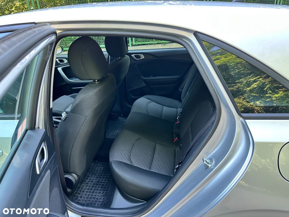 Kia Ceed 1.6 CRDi SCR S - 9