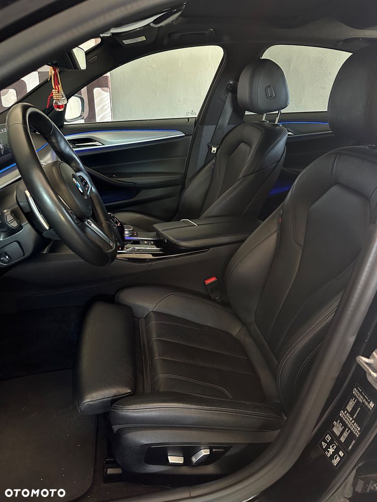 BMW Seria 5 520d xDrive - 10