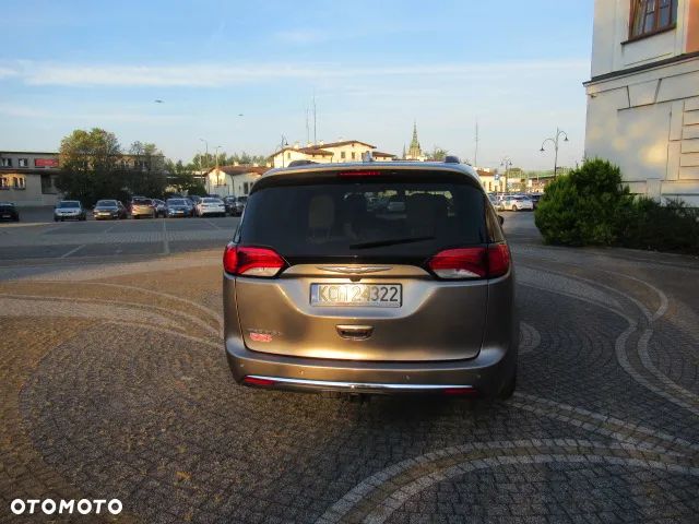 Chrysler Pacifica - 7