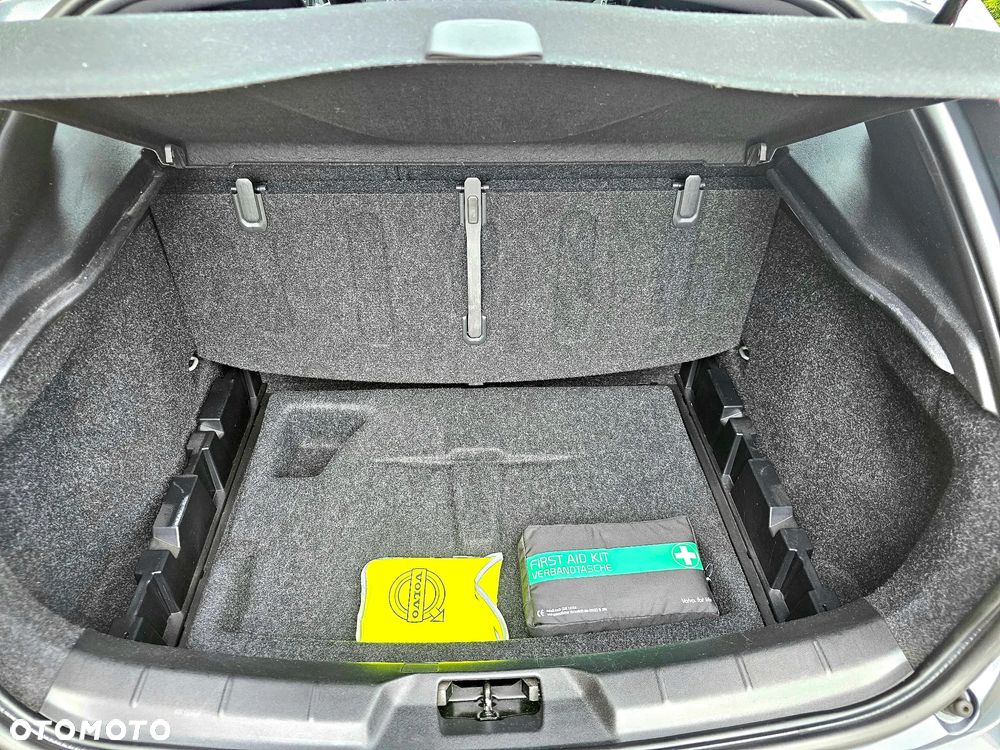 Volvo V40 D2 R-Design Kinetic - 11