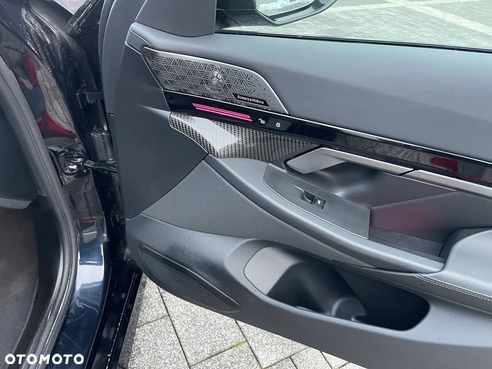 BMW Seria 5 540d xDrive mHEV - 21