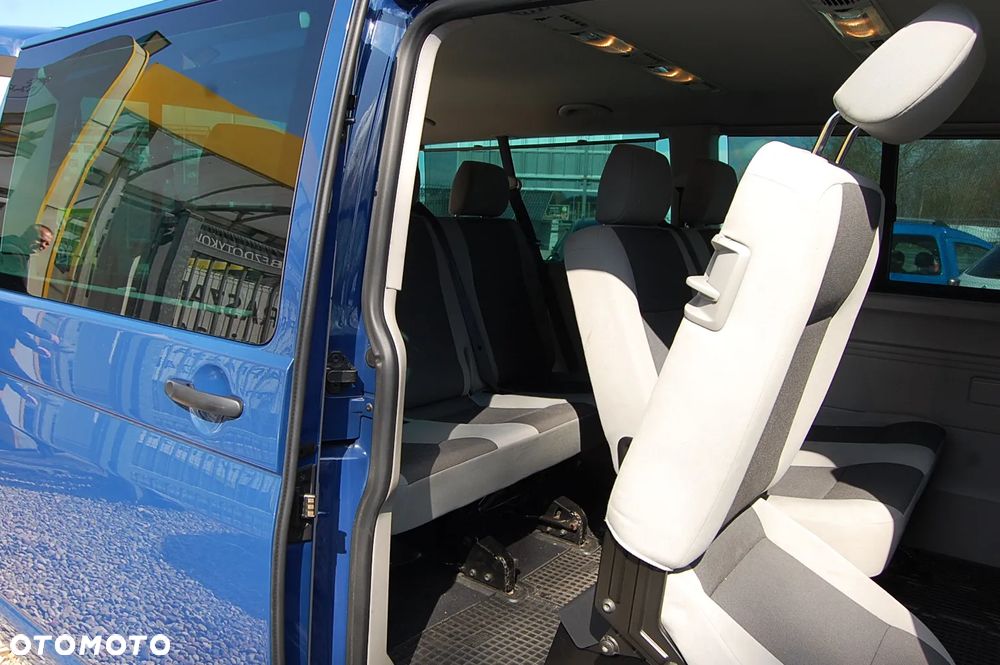 Volkswagen Caravelle - 25