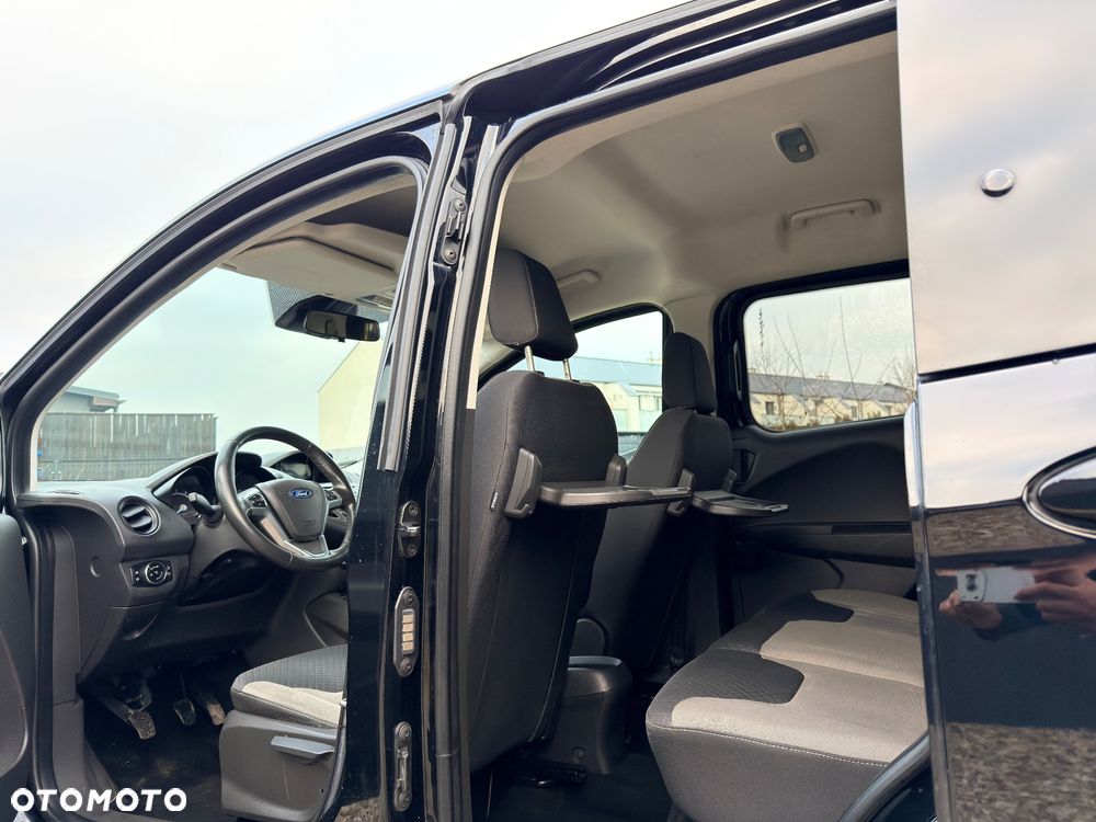 Ford Tourneo Courier 1.0 EcoBoost Titanium - 23