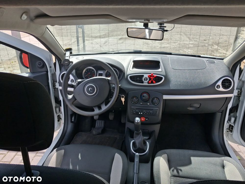 Renault Clio 1.2 16V Exception - 8