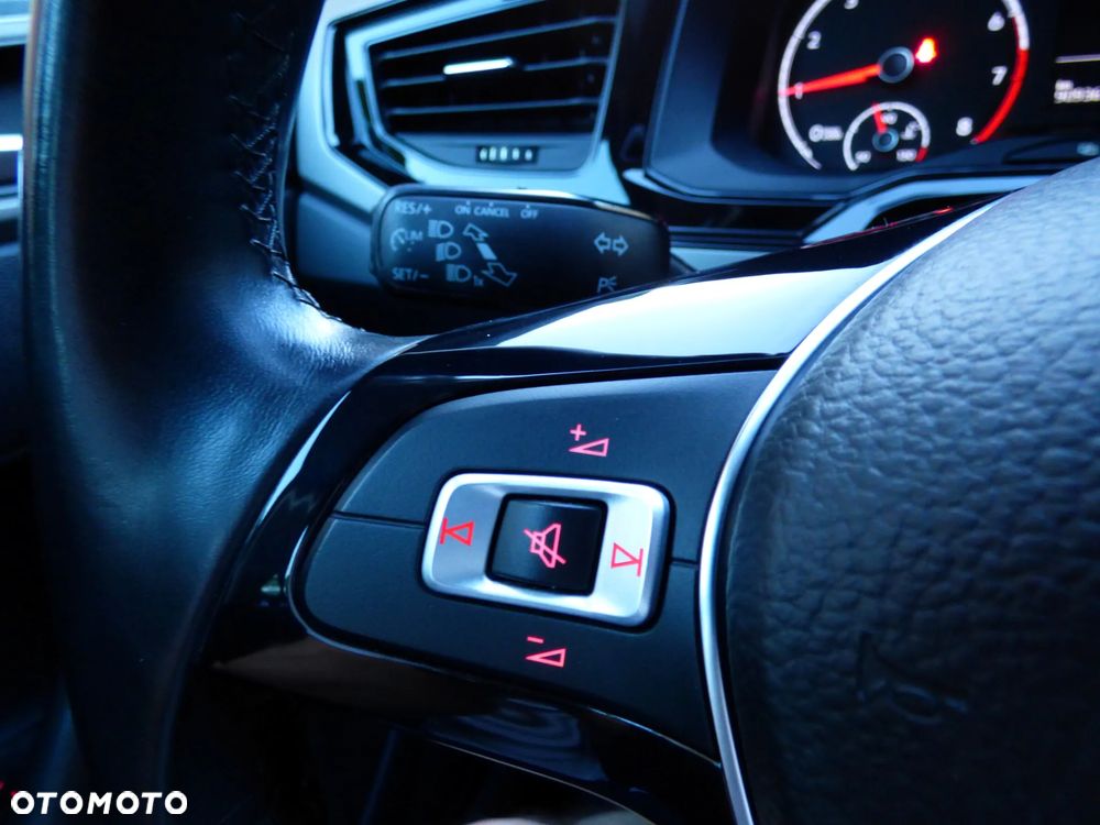 Volkswagen Polo 1.0 TSI Comfortline DSG - 33
