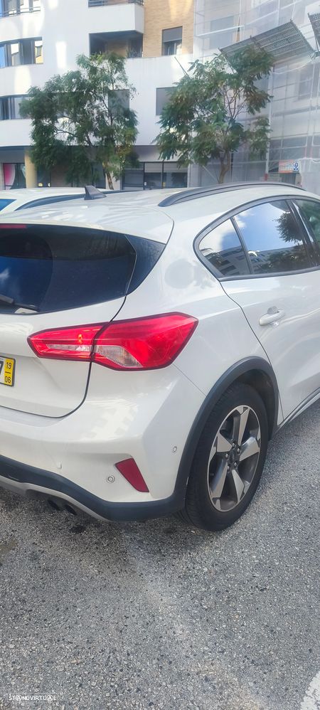 Ford Focus 1.5 TDCi EcoBlue Active - 2
