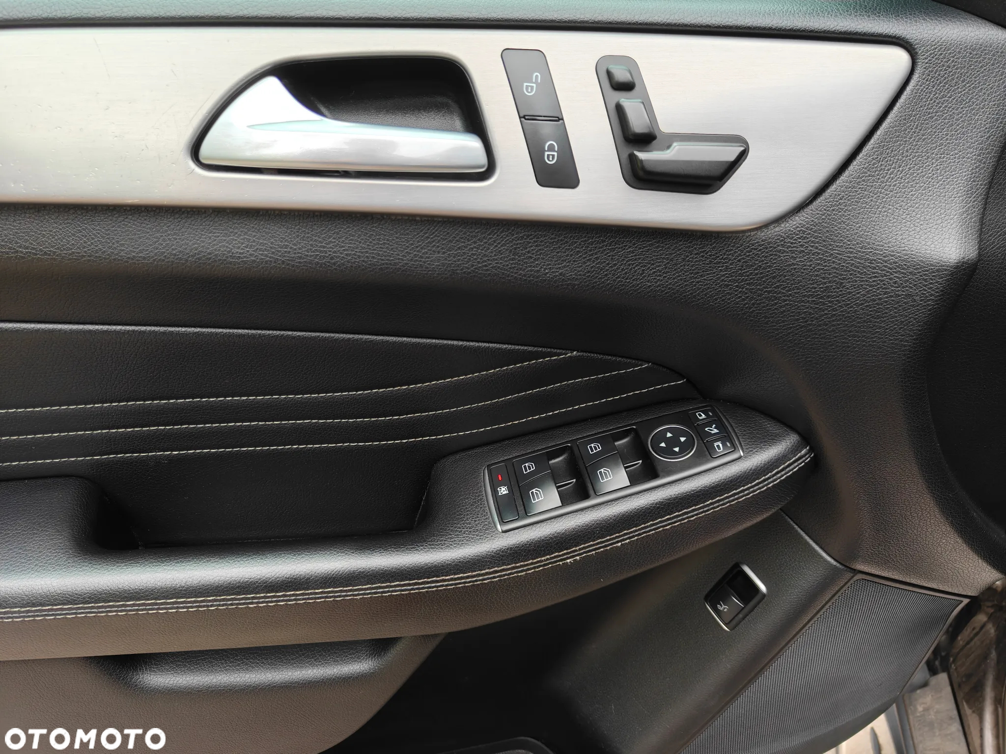 Mercedes-Benz ML 350 BlueTec 4-Matic - 28