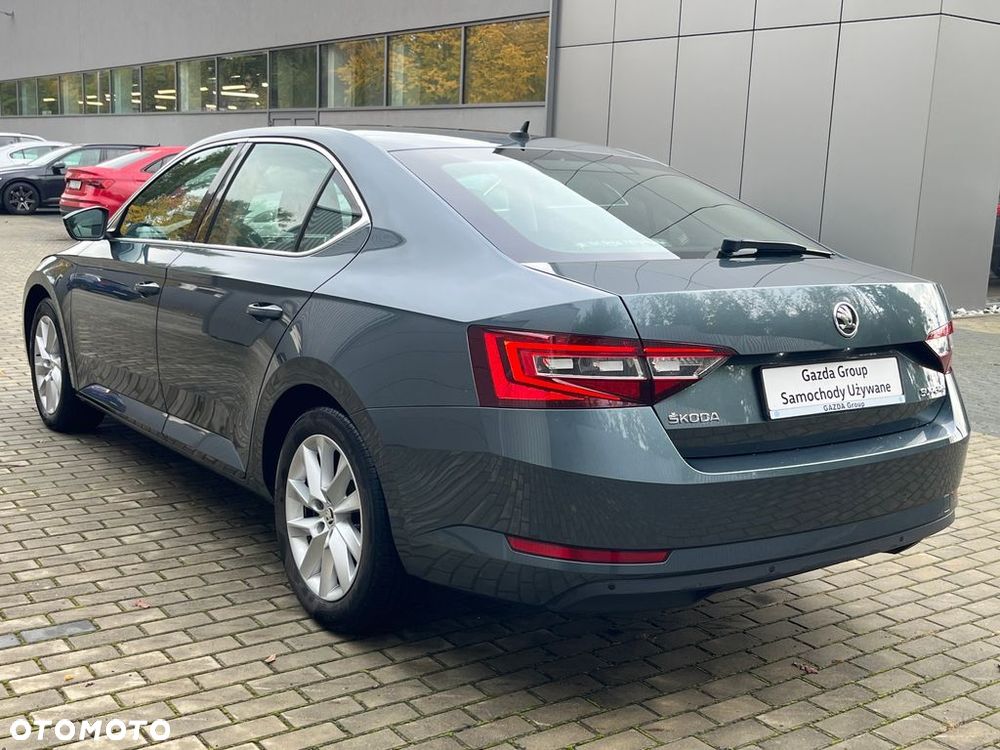 Skoda Superb 2.0 TDI Ambition - 8