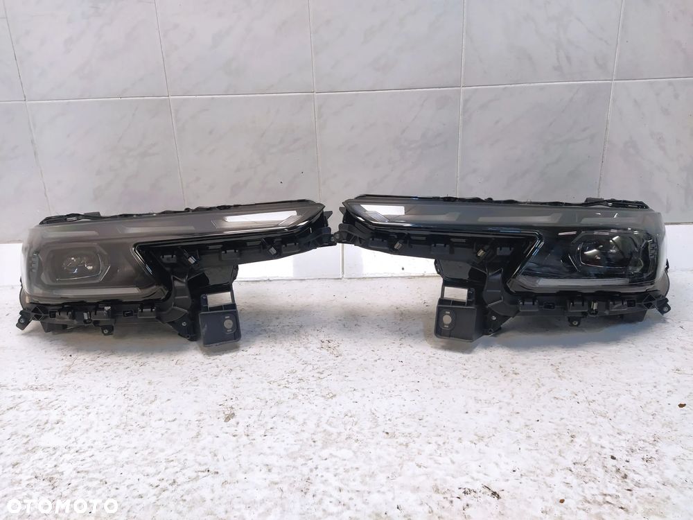 ALFA ROMEO JUNIOR MILANO LAMPA LAMPY REFLEKTOR REFLEKTORY PRZÓD LEWA PRAWA HIGH LED PRZETWORNICE ŚRODEK SZCZOTKOWANA SATYNA NAPIS KOMPLETNE NOWE ORYGINAŁ - 3