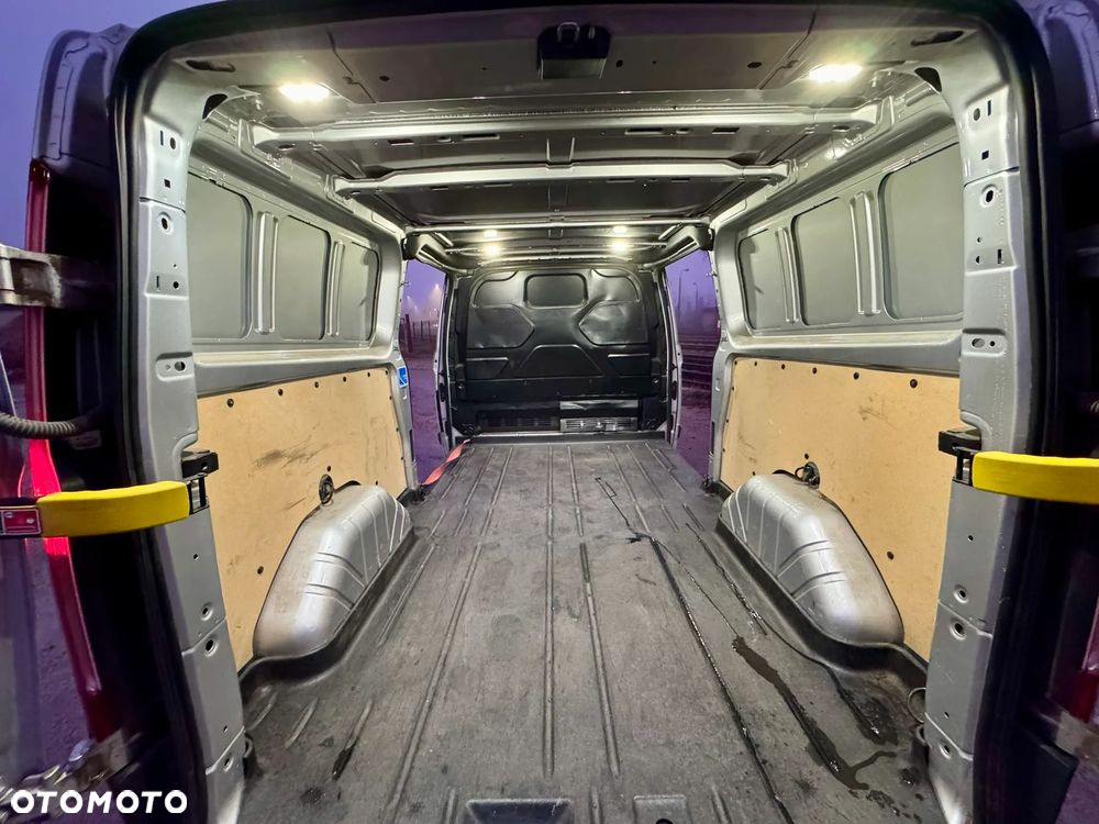 Ford TRANSIT CUSTOM - 16