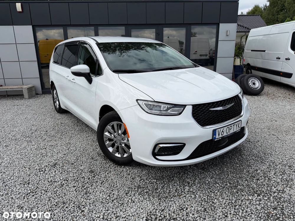 Chrysler Pacifica - 24