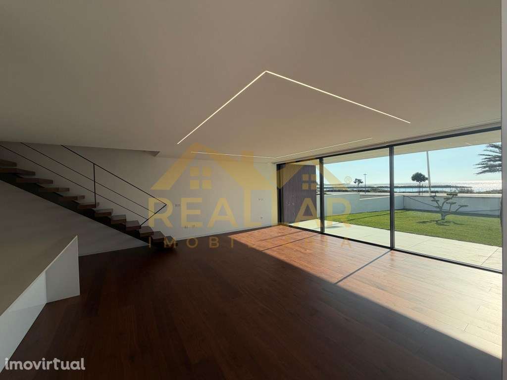 Villas Rio & Mar: Moradias T4 Exclusivas na Primeira Linha de Espos... - Grande imagem: 5/27