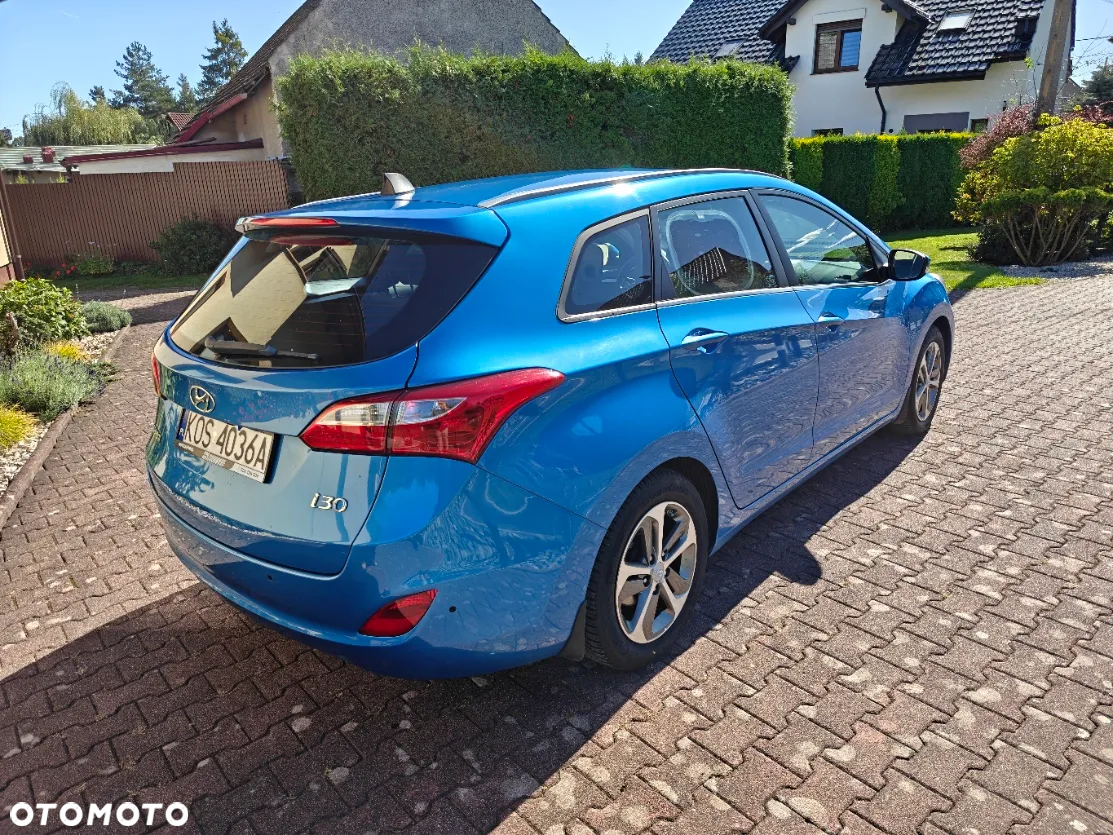 Hyundai i30 Kombi 1.6 CRDI DCT Trend - 3