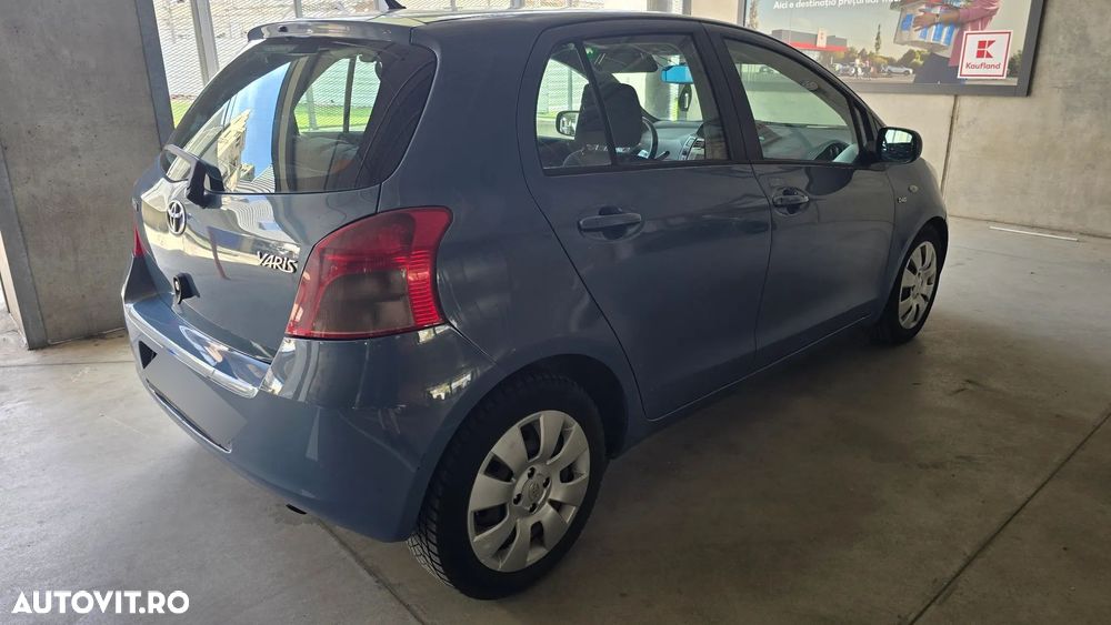 Toyota Yaris 1.4 D-4D Sol - 2