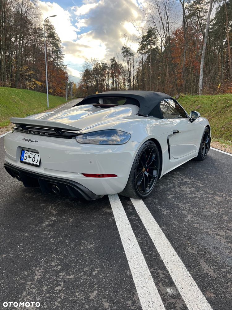 Porsche 718 Spyder - 5