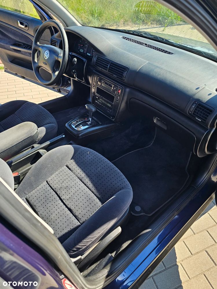 Volkswagen Passat - 14