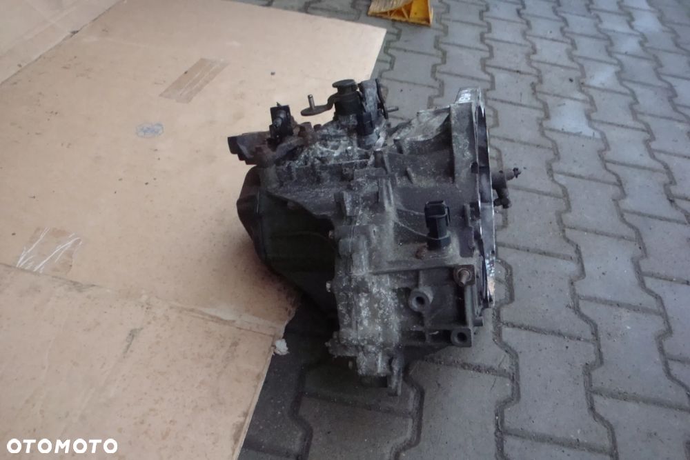 KIA VENGA 1.4 benz skrzynia biegow - 1