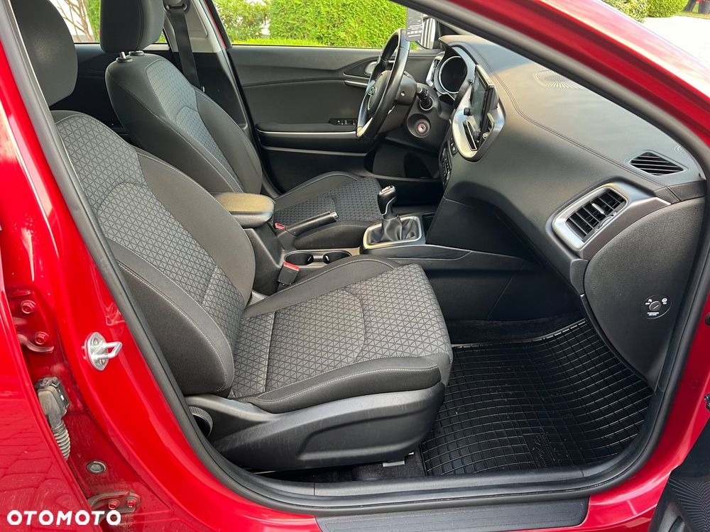 Kia Ceed 1.6 CRDi SCR M - 13