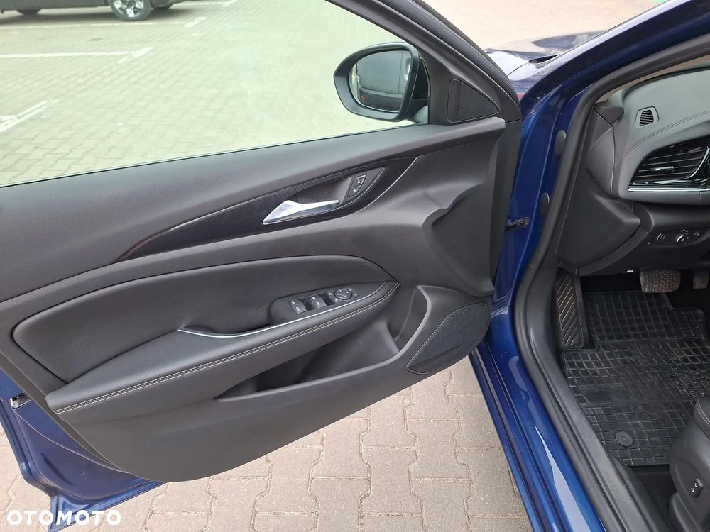 Opel Insignia 2.0 T Elegance S&S - 10