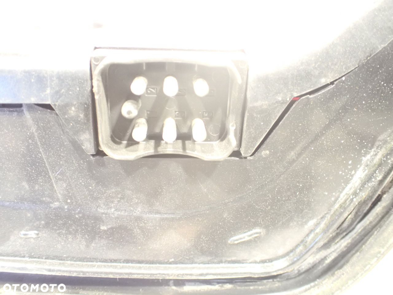 LAMPA LEWA TYLNA MERCEDES - BENZ W124 E300 2.3 SEDAN - 9