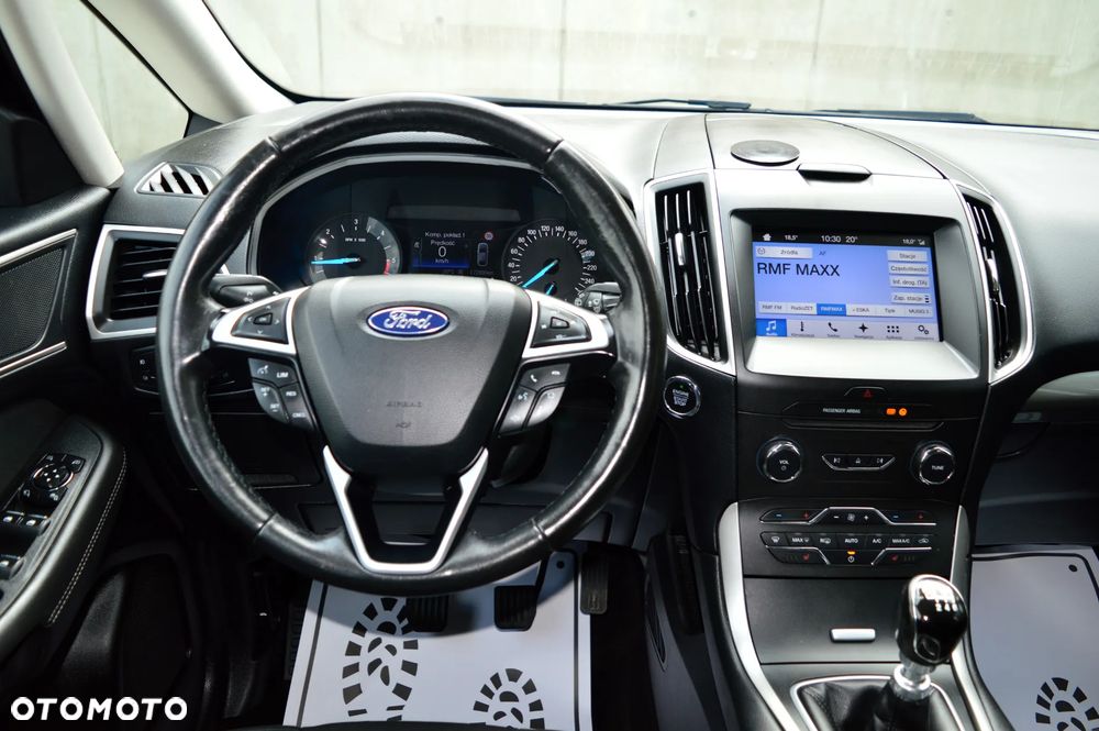 Ford S-Max - 16