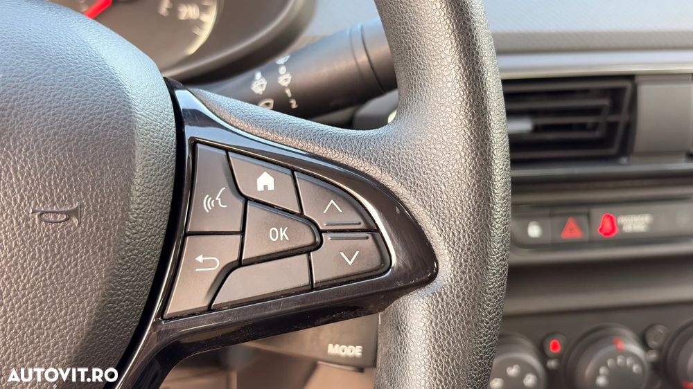 Dacia Logan SCe 65 Essential - 17