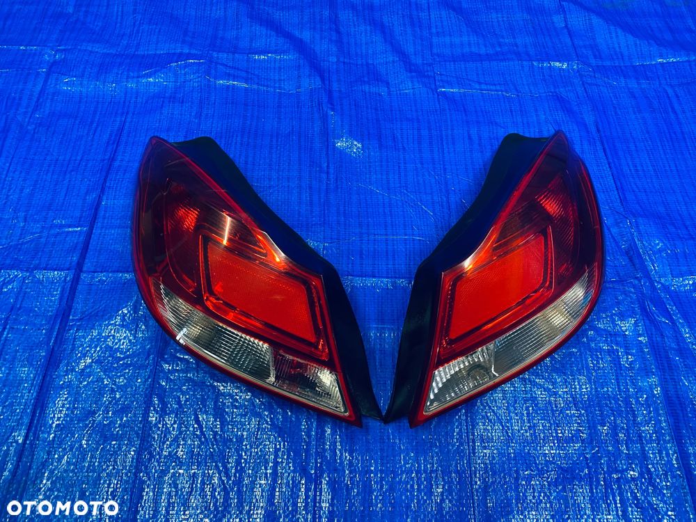 LAMPY LAMPA W BŁOTNIK LEWA PRAWA TYLNA LEWY PRAWY TYŁ OPEL INSIGNIA A PRZEDLIFT HB SEDAN 11R ; 168348 EUROPA ORYGINAŁ - 1