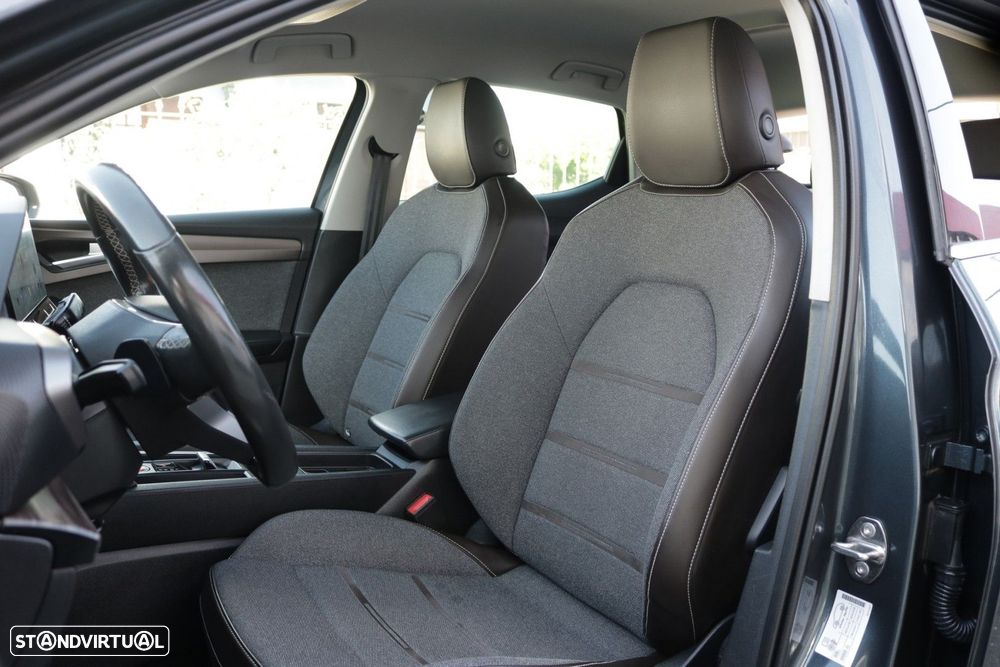 SEAT Leon 1.4 e-Hybrid Xcellence DSG - 22