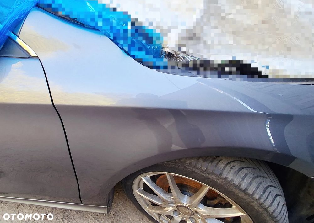 MERCEDES CLA PRAWY PRZEDNI BŁOTNIK W KOLOR 787 W ORYGINALE DO MONTAŻU Z 2016 ROK - 4