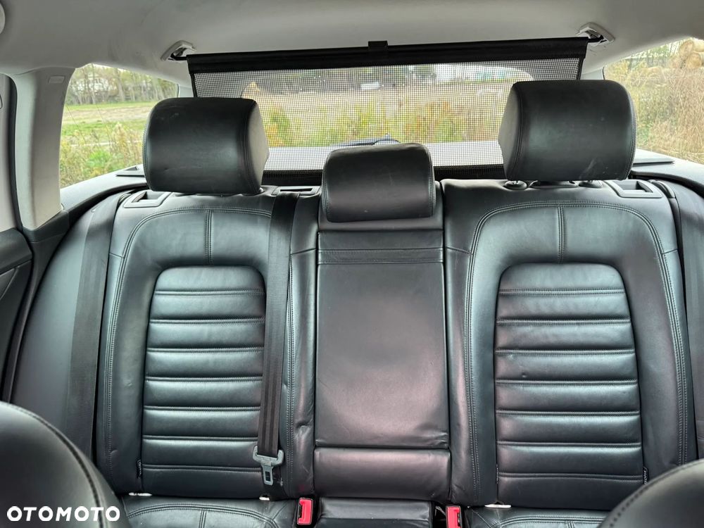 Volkswagen Passat 2.0 TDI DPF DSG 4Motion R-Line Edition Plus - 17