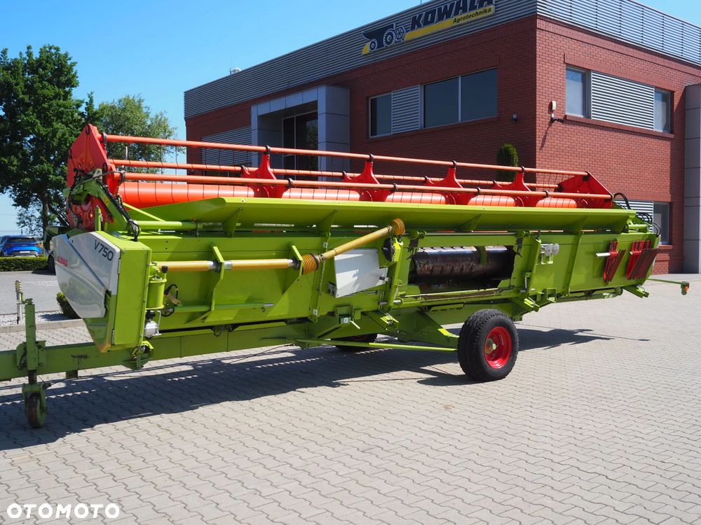 Claas Lexion 750 + V750 - 12