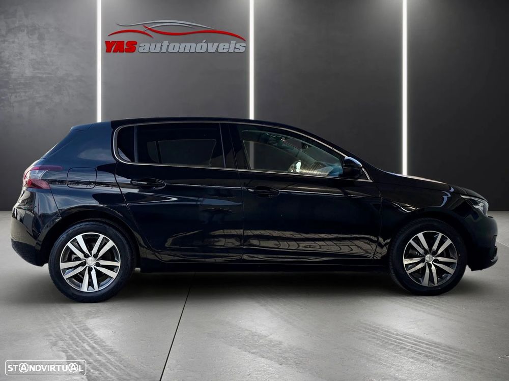 Peugeot 308 1.2 PureTech Allure - 19