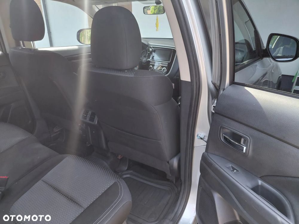 Mitsubishi Outlander - 6