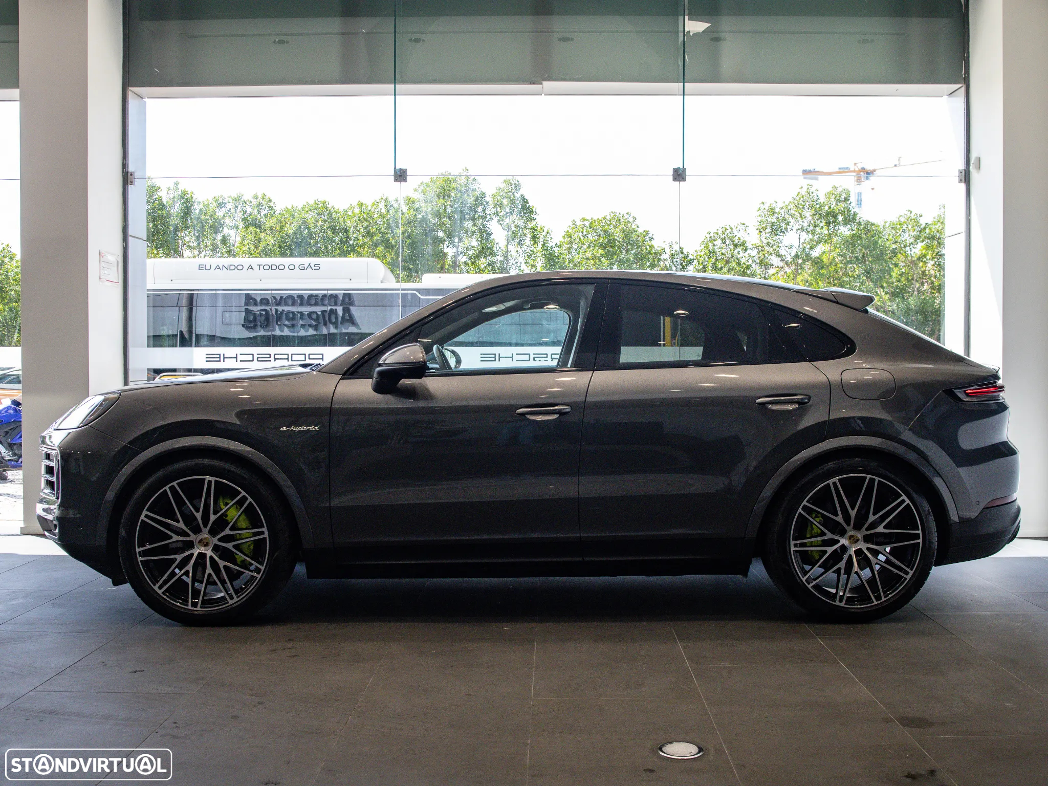 Porsche Cayenne Coupé E-Hybrid - 3