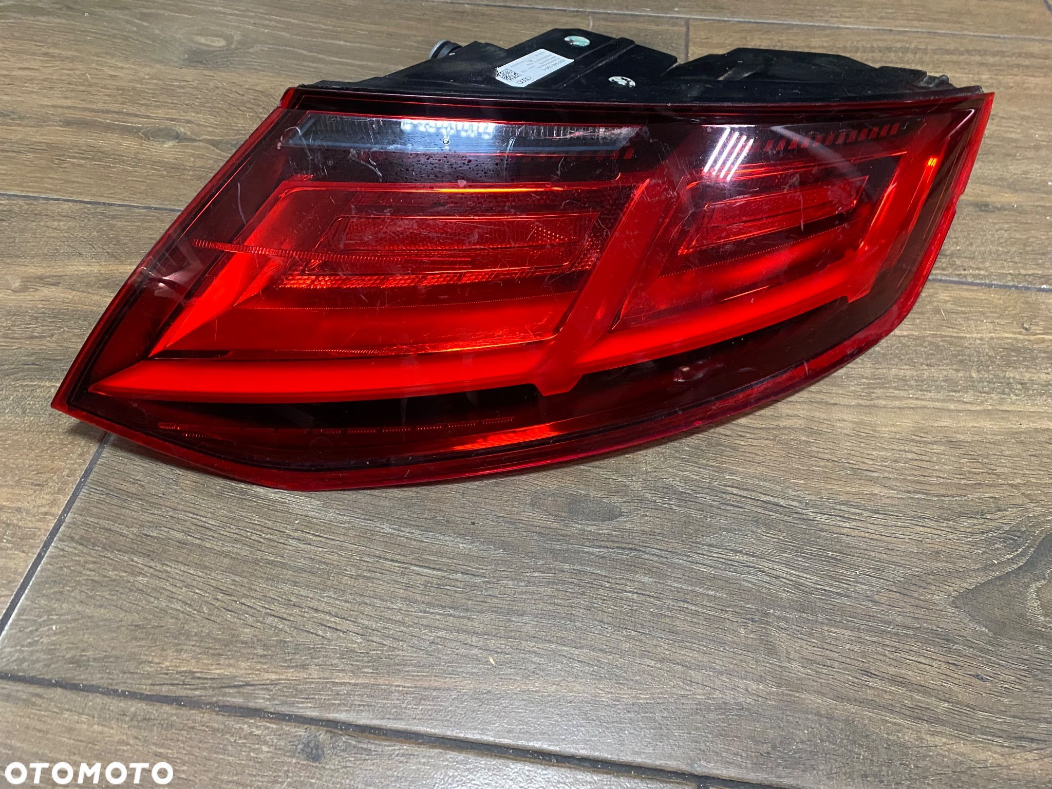 AUDI TT LAMPA TYLNA TYŁ PRAWA  8S0945096E EUR ORG. - 1