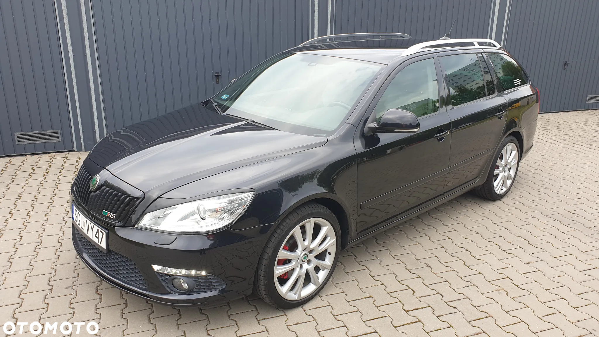 Skoda Octavia Combi 2.0 TDI DPF DSG RS - 2