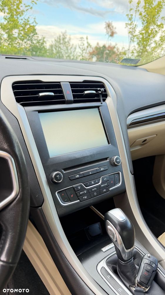 Ford Fusion - 10