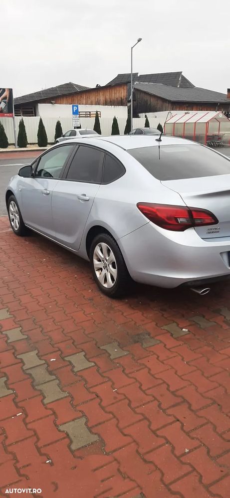 Opel Astra 1.4 ECOTEC Turbo Enjoy - 3