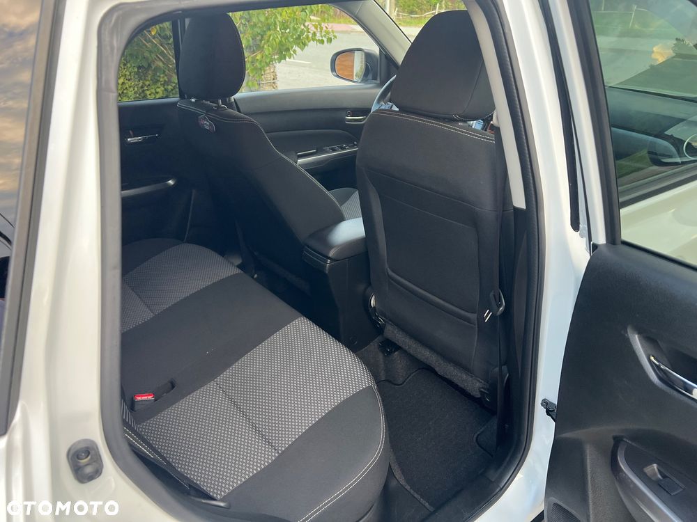 Suzuki Vitara 1.0 Boosterjet Premium 4WD - 27