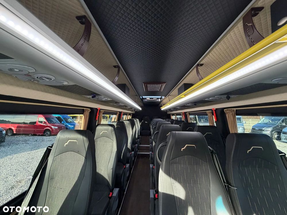 Mercedes-Benz Sprinter 519 - 38