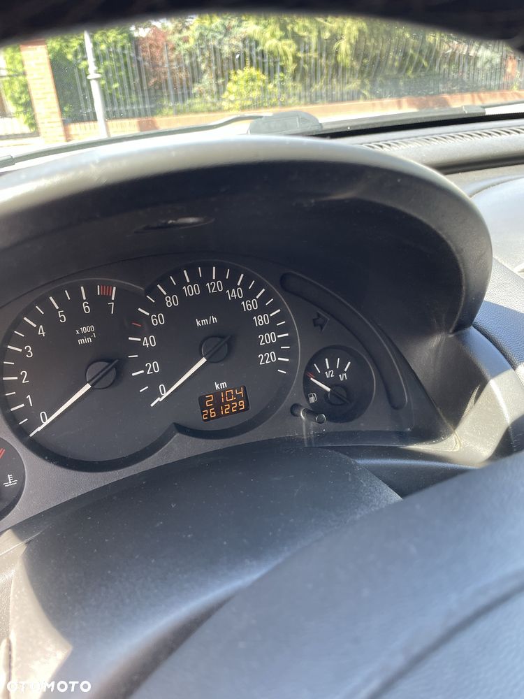 Opel Corsa - 8