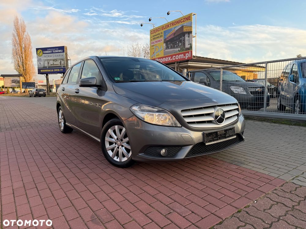 Mercedes-Benz Klasa B 180 BlueEFFICIENCY Edition - 23